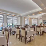 Club Palm Hotel Armutalan